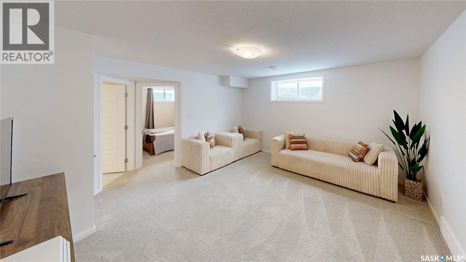 3100 Crosbie Crescent, Regina, SK - Indoor