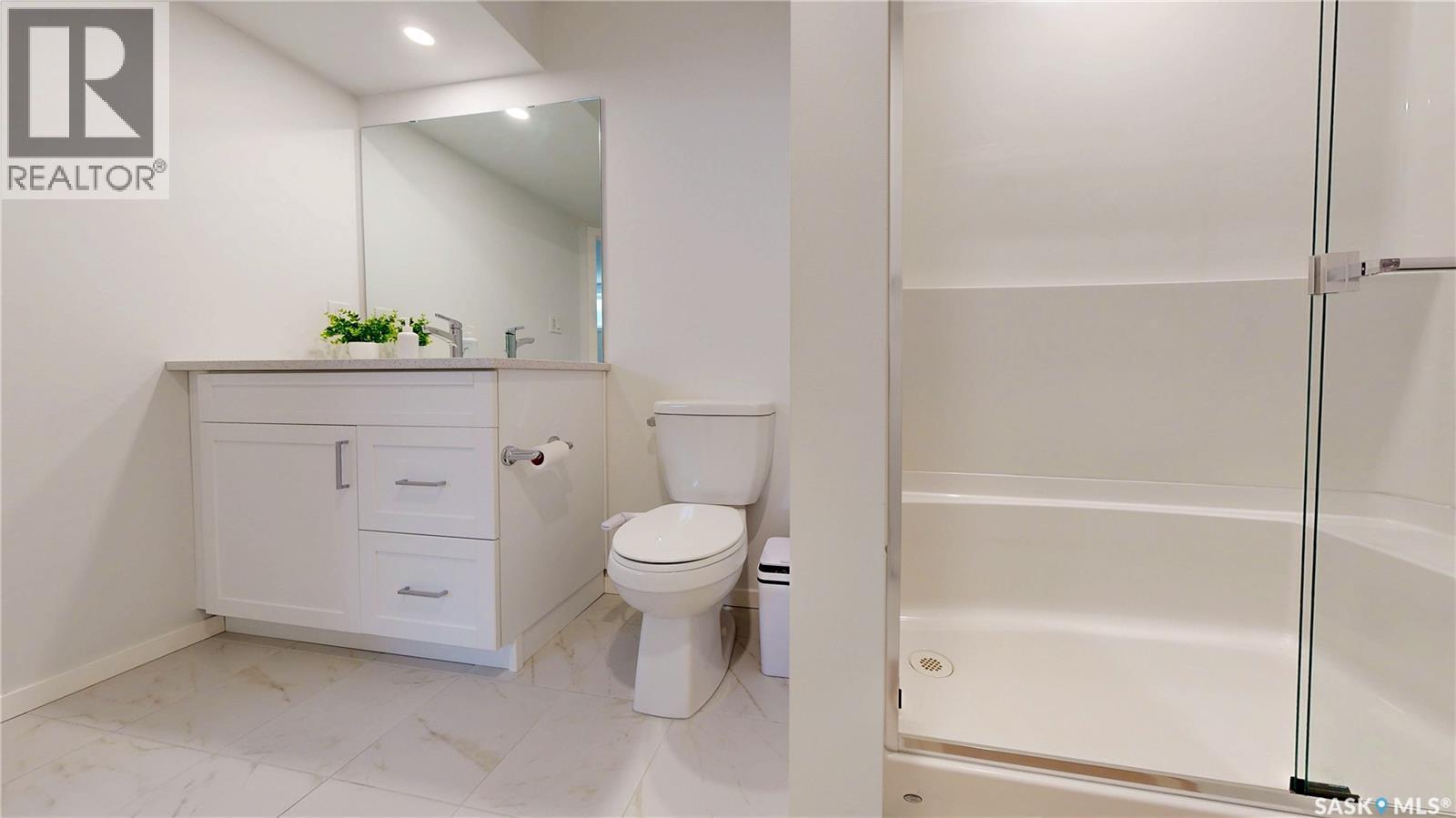 3100 Crosbie Crescent, Regina, SK - Indoor Photo Showing Bathroom