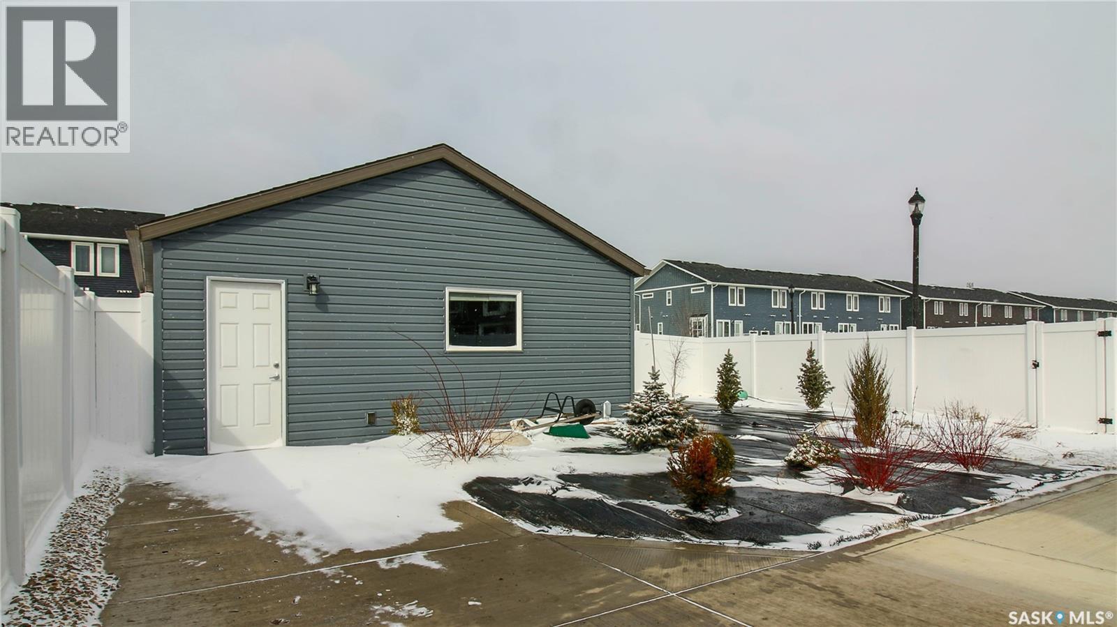 3100 Crosbie Crescent, Regina, SK - Outdoor