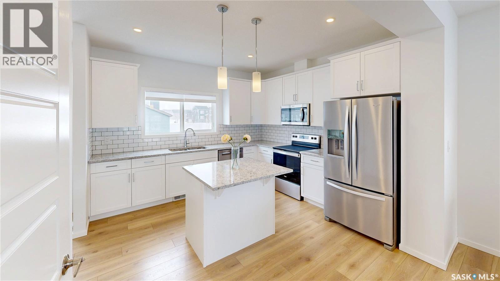 3100 Crosbie Crescent, Regina, SK - Indoor Photo Showing Kitchen With Stainless Steel Kitchen With Upgraded Kitchen
