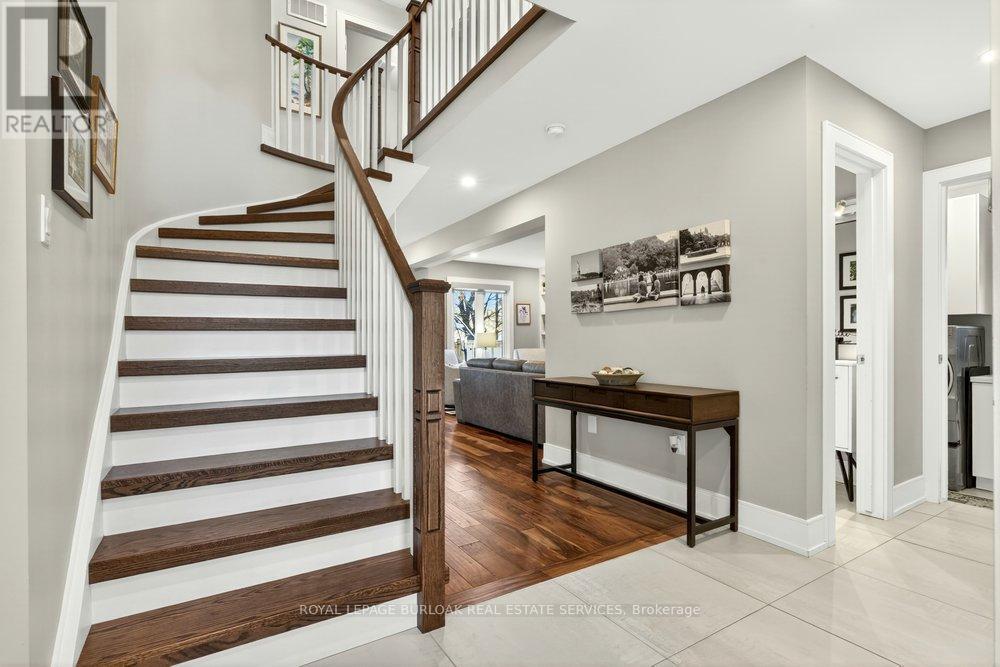 1078 Augustus Drive, Burlington, ON - Indoor Photo Showing Other Room