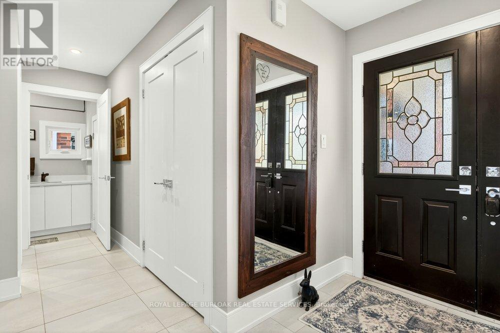 1078 Augustus Drive, Burlington, ON - Indoor Photo Showing Other Room