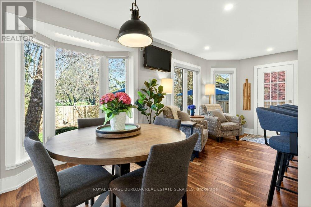 1078 Augustus Drive, Burlington, ON - Indoor Photo Showing Dining Room