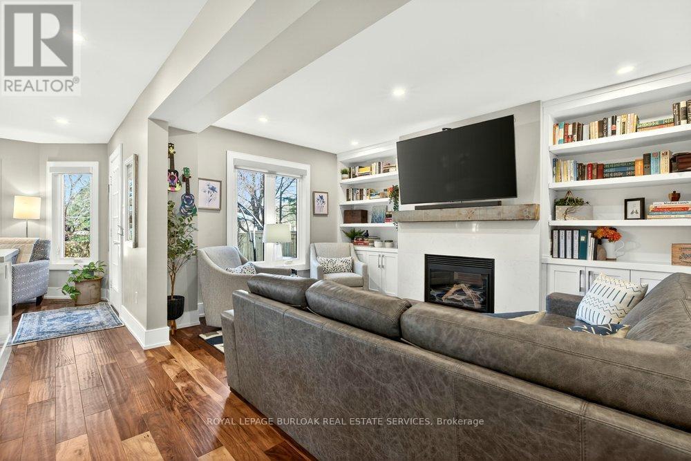 1078 Augustus Drive, Burlington, ON - Indoor Photo Showing Living Room With Fireplace