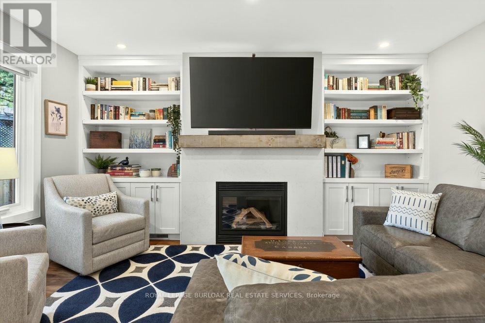 1078 Augustus Drive, Burlington, ON - Indoor Photo Showing Living Room With Fireplace