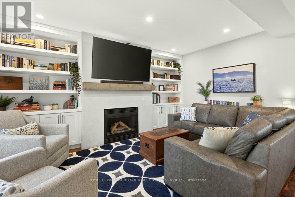 1078 Augustus Drive, Burlington, ON - Indoor Photo Showing Living Room With Fireplace
