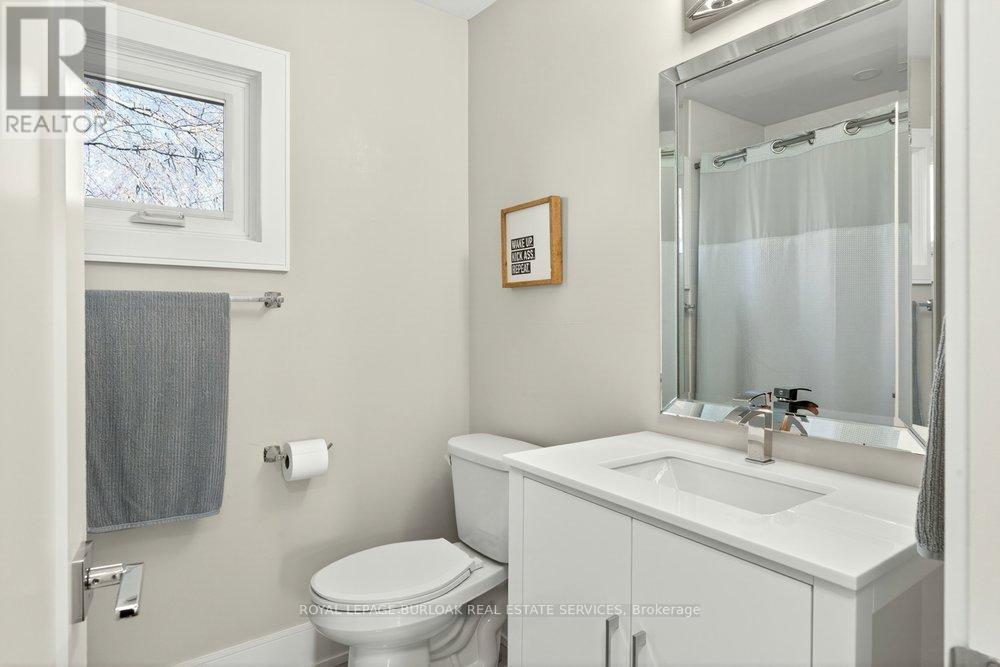 1078 Augustus Drive, Burlington, ON - Indoor Photo Showing Bathroom