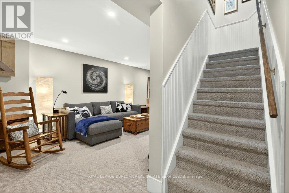 1078 Augustus Drive, Burlington, ON - Indoor Photo Showing Other Room