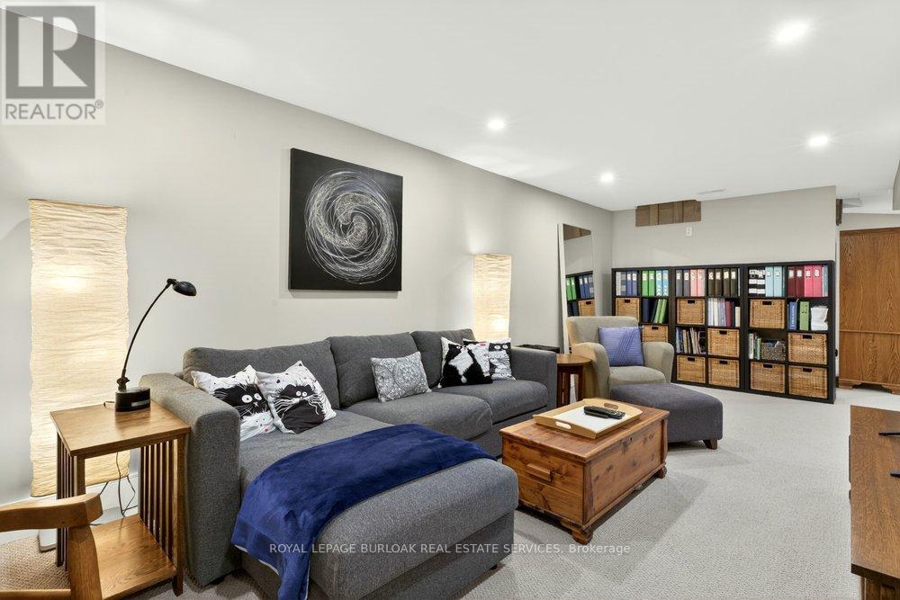 1078 Augustus Drive, Burlington, ON - Indoor Photo Showing Living Room
