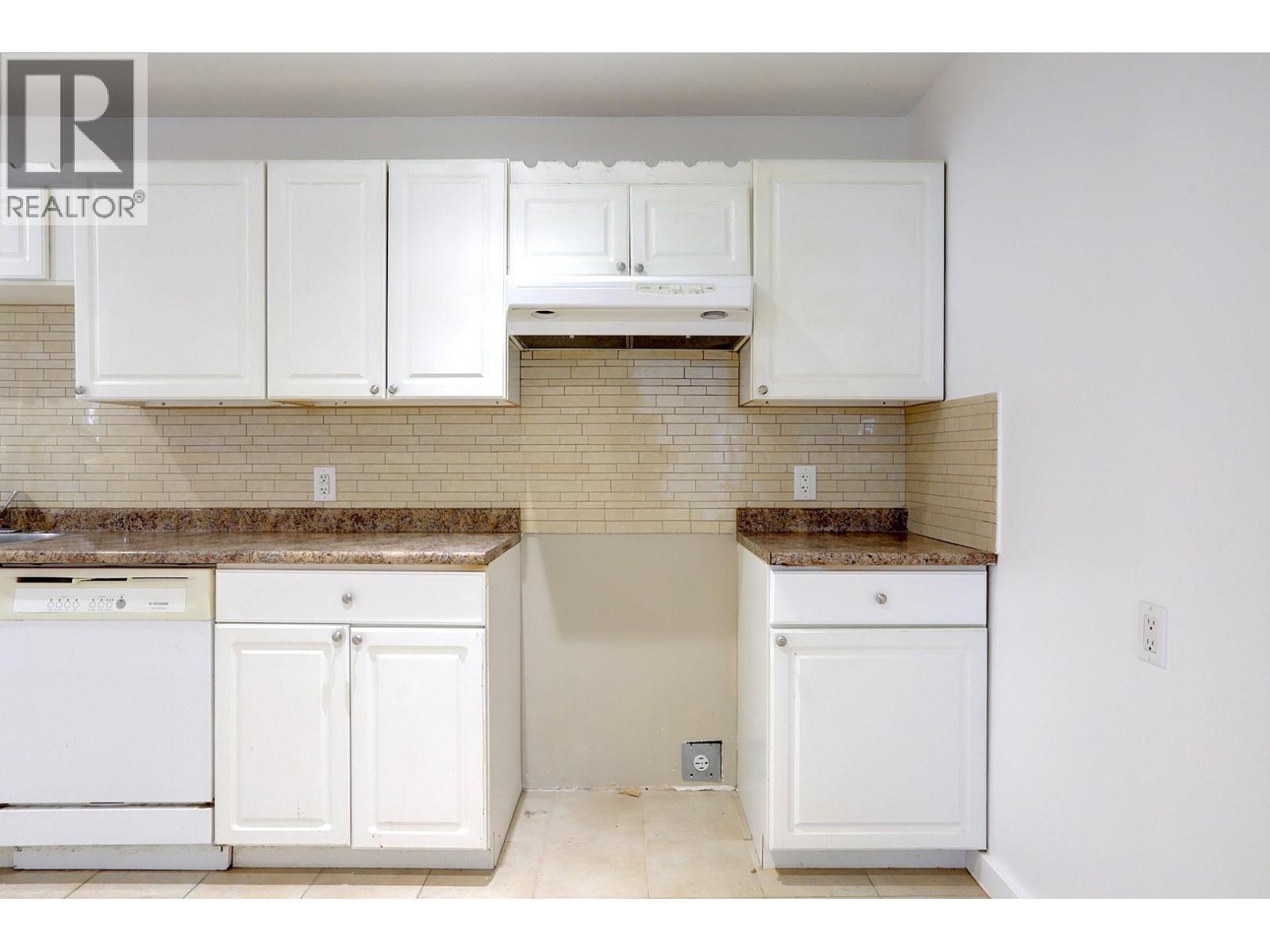9811 Venables Drive, Vernon, BC - Indoor Photo Showing Kitchen
