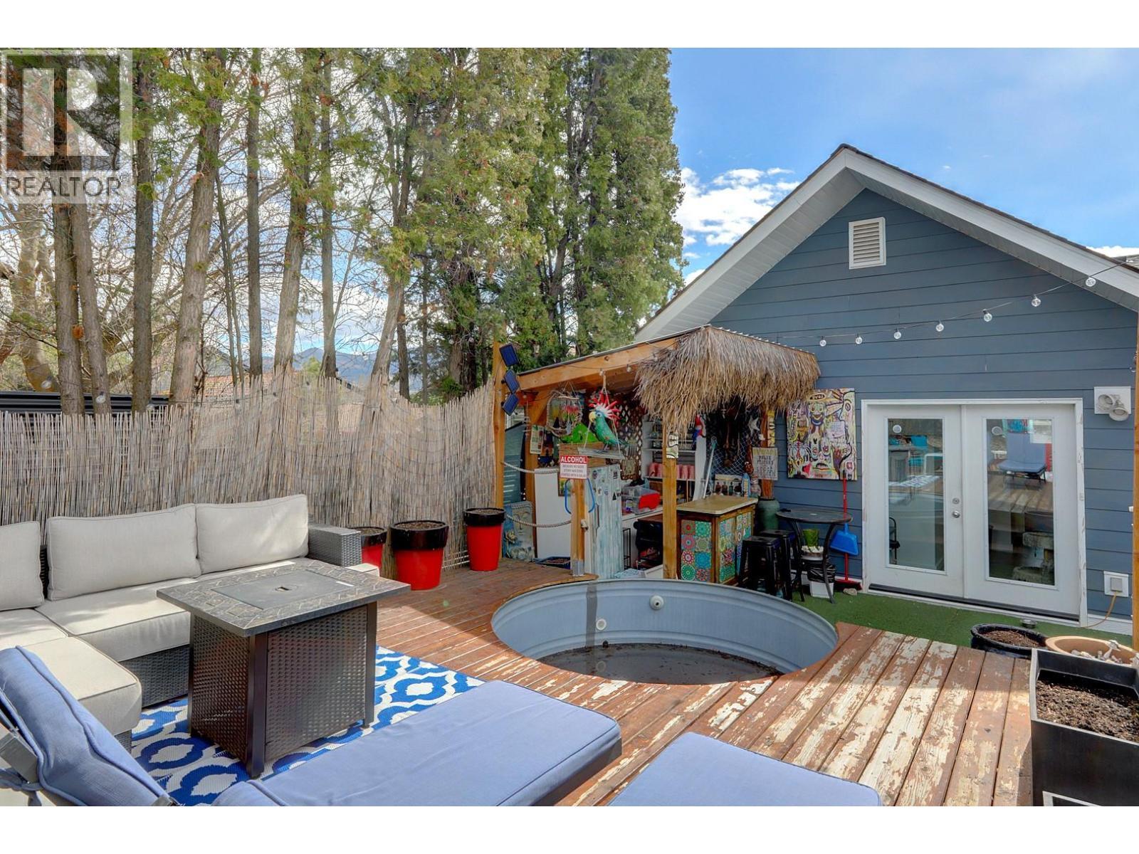 9811 Venables Drive, Vernon, BC - Outdoor With Deck Patio Veranda With Exterior
