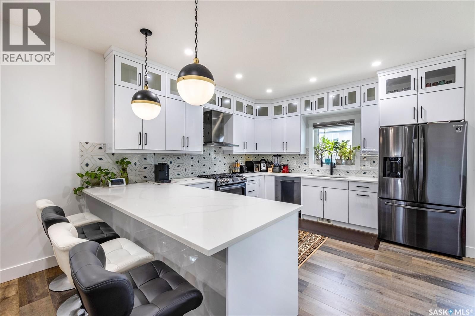 106 Kenaschuk Crescent, Saskatoon, SK - Indoor Photo Showing Kitchen With Stainless Steel Kitchen With Upgraded Kitchen