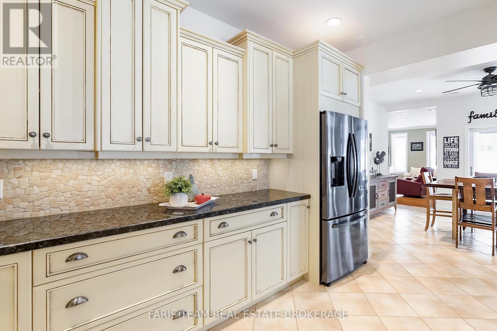 130 Concession 15 W, Tiny, ON - Indoor Photo Showing Kitchen