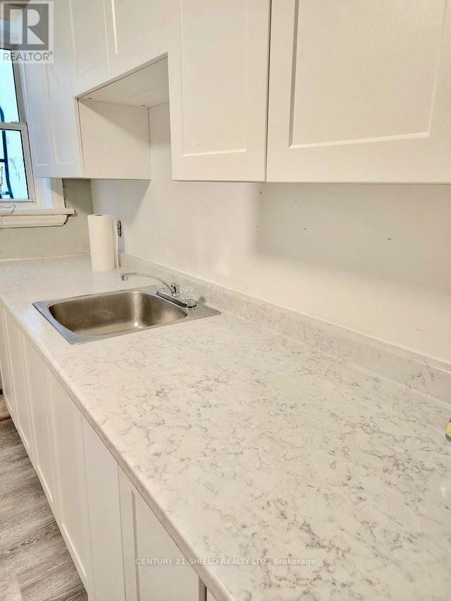 Unit 2 Counter top - 619 Ridley Avenue, Cornwall, ON - Indoor Photo Showing Kitchen