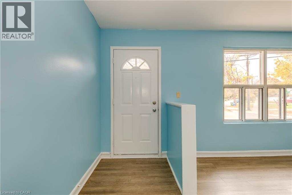 98 Armstrong Avenue, Hamilton, ON - Indoor Photo Showing Other Room