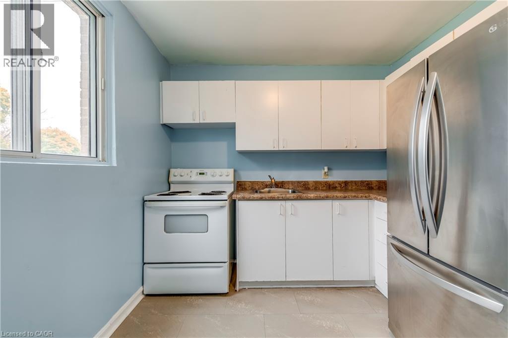 98 Armstrong Avenue, Hamilton, ON - Indoor Photo Showing Kitchen