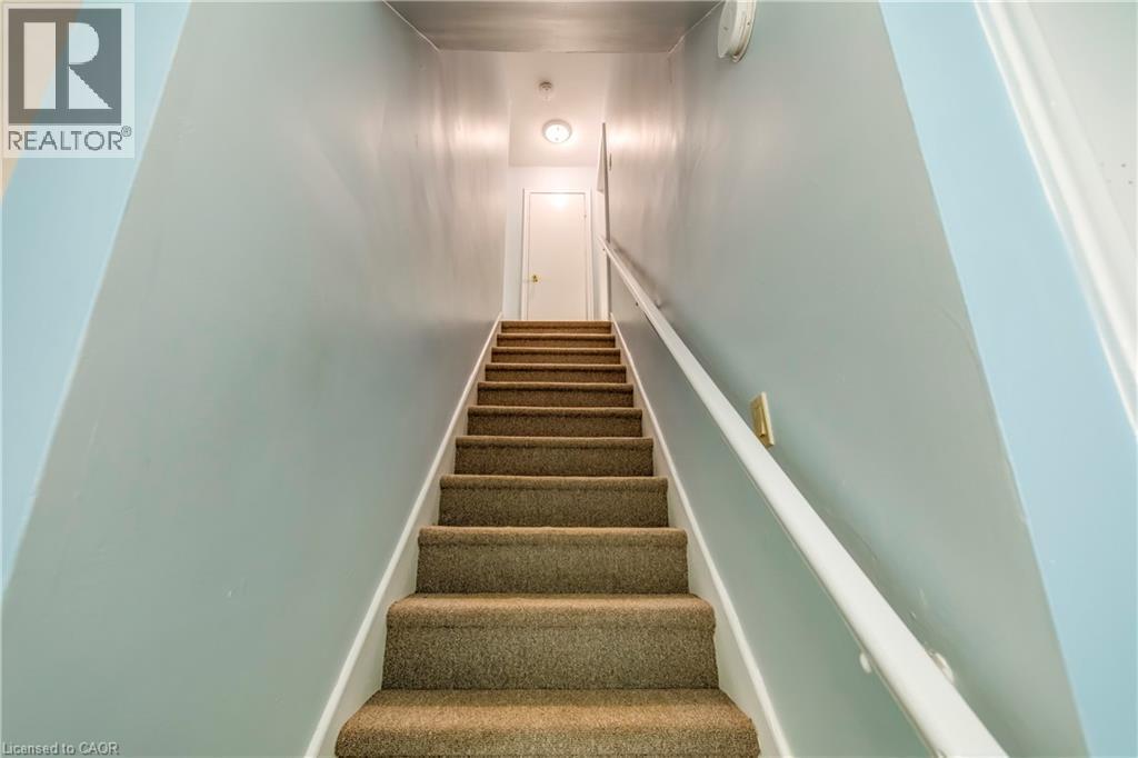 98 Armstrong Avenue, Hamilton, ON - Indoor Photo Showing Other Room