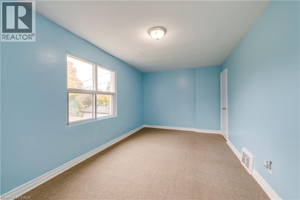 98 Armstrong Avenue, Hamilton, ON - Indoor Photo Showing Other Room