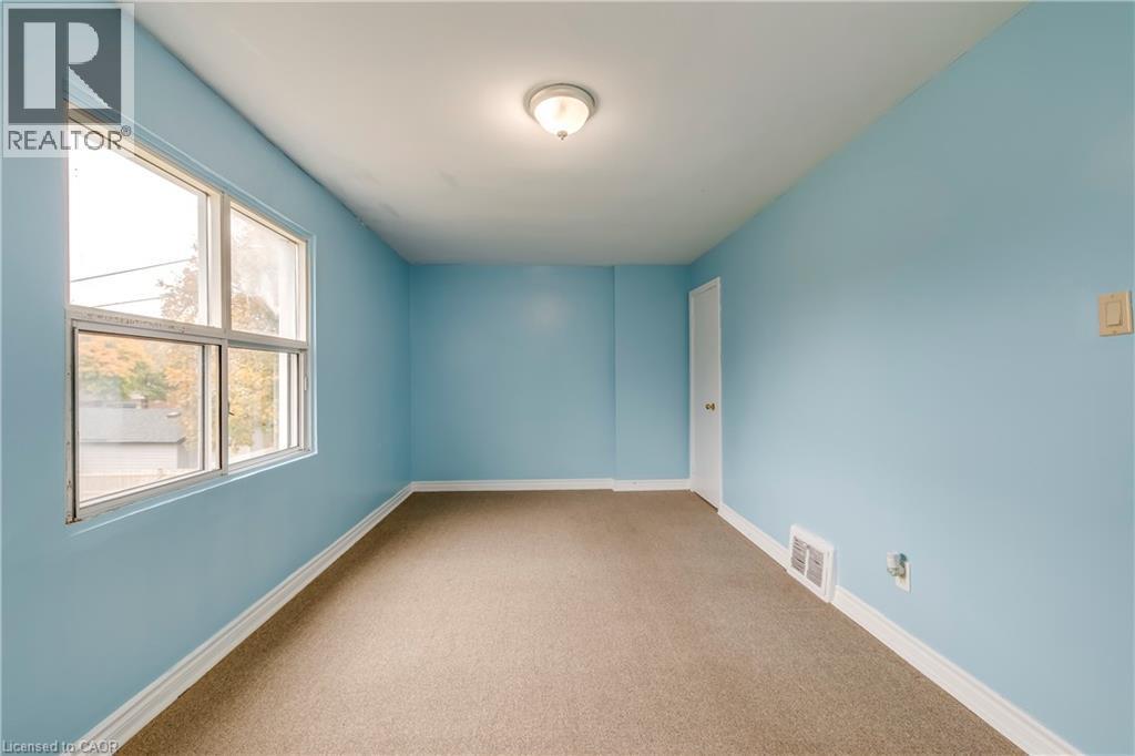 98 Armstrong Avenue, Hamilton, ON - Indoor Photo Showing Other Room