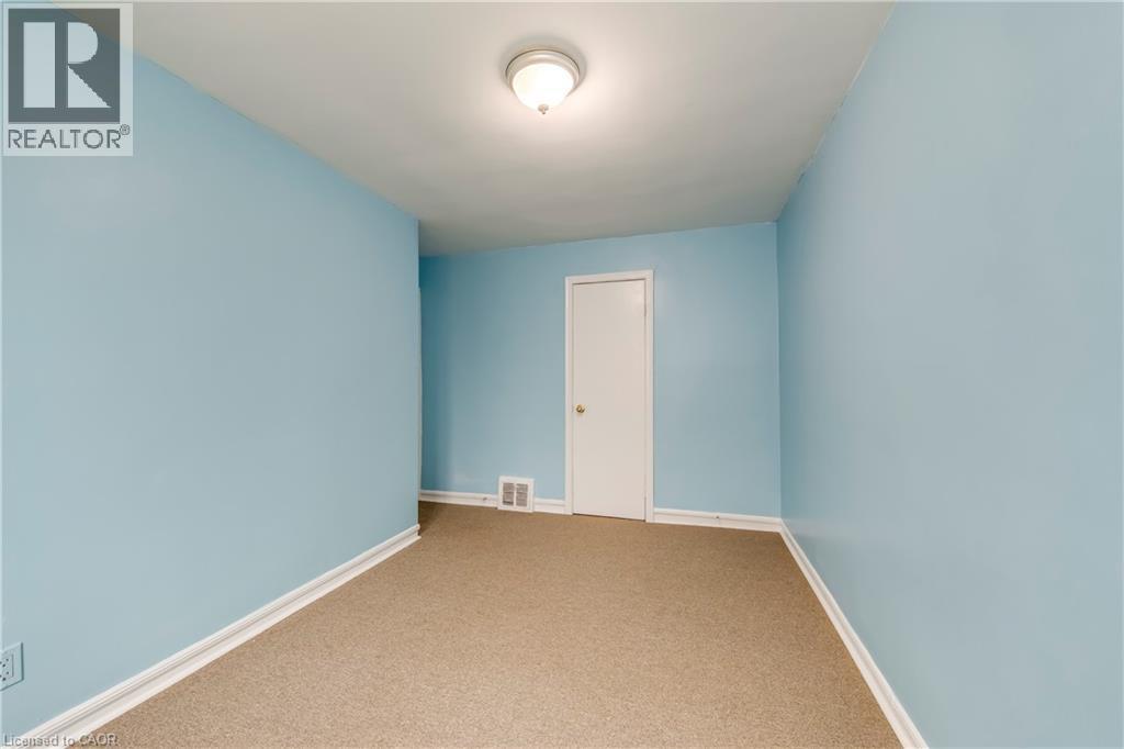 98 Armstrong Avenue, Hamilton, ON - Indoor Photo Showing Other Room