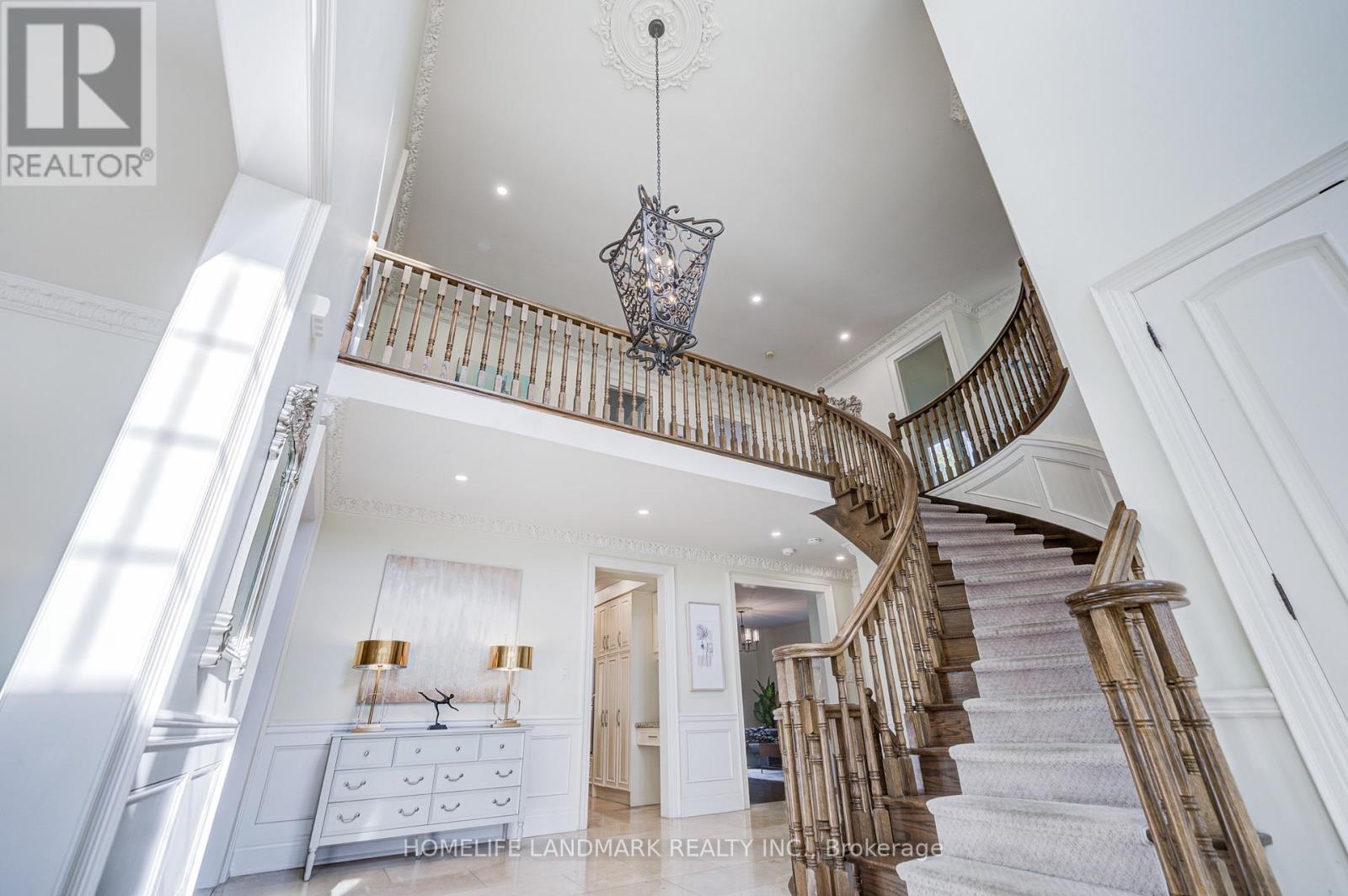 21 Kirkdale Crescent, Toronto, ON