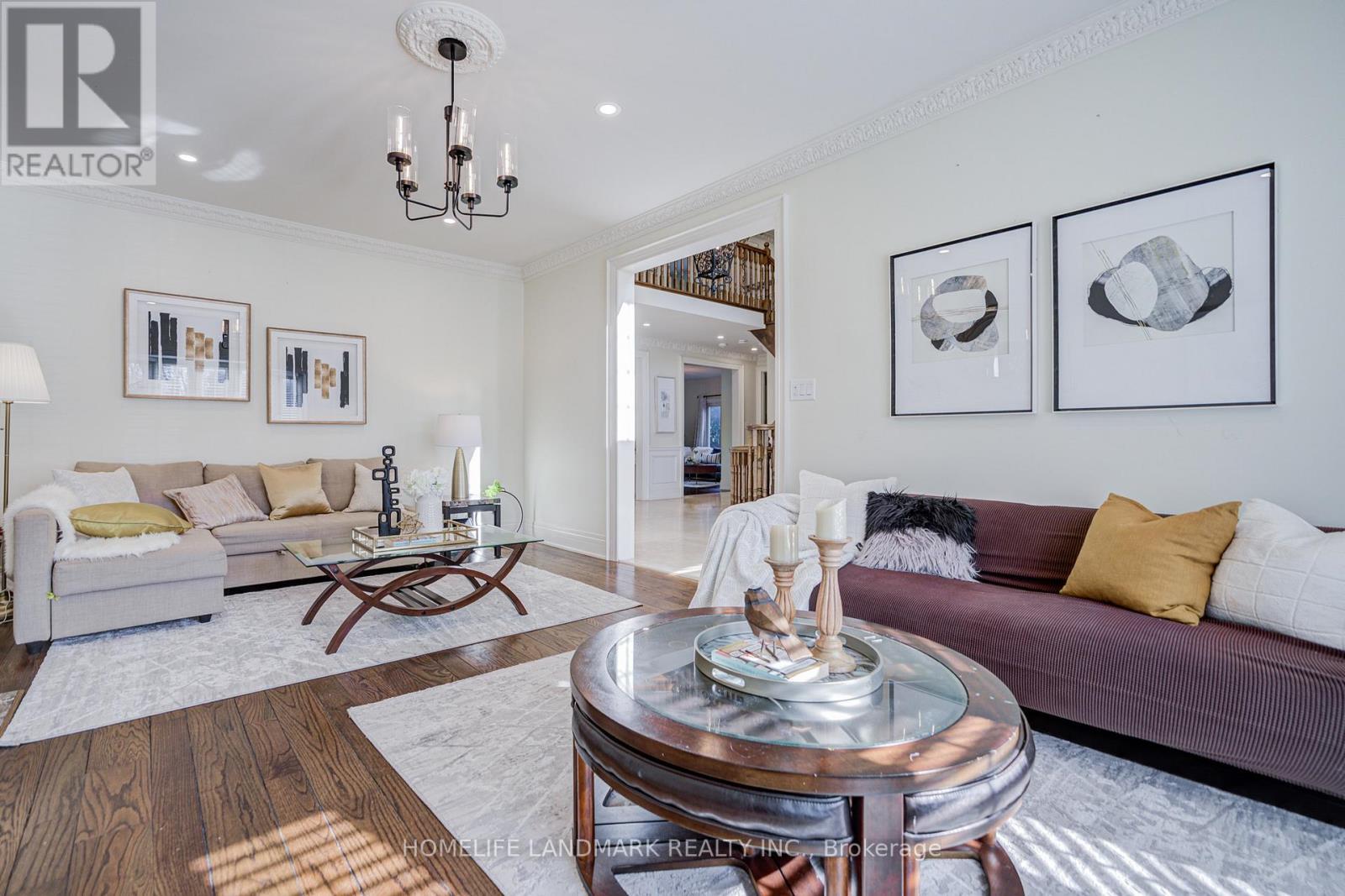 21 Kirkdale Crescent, Toronto, ON