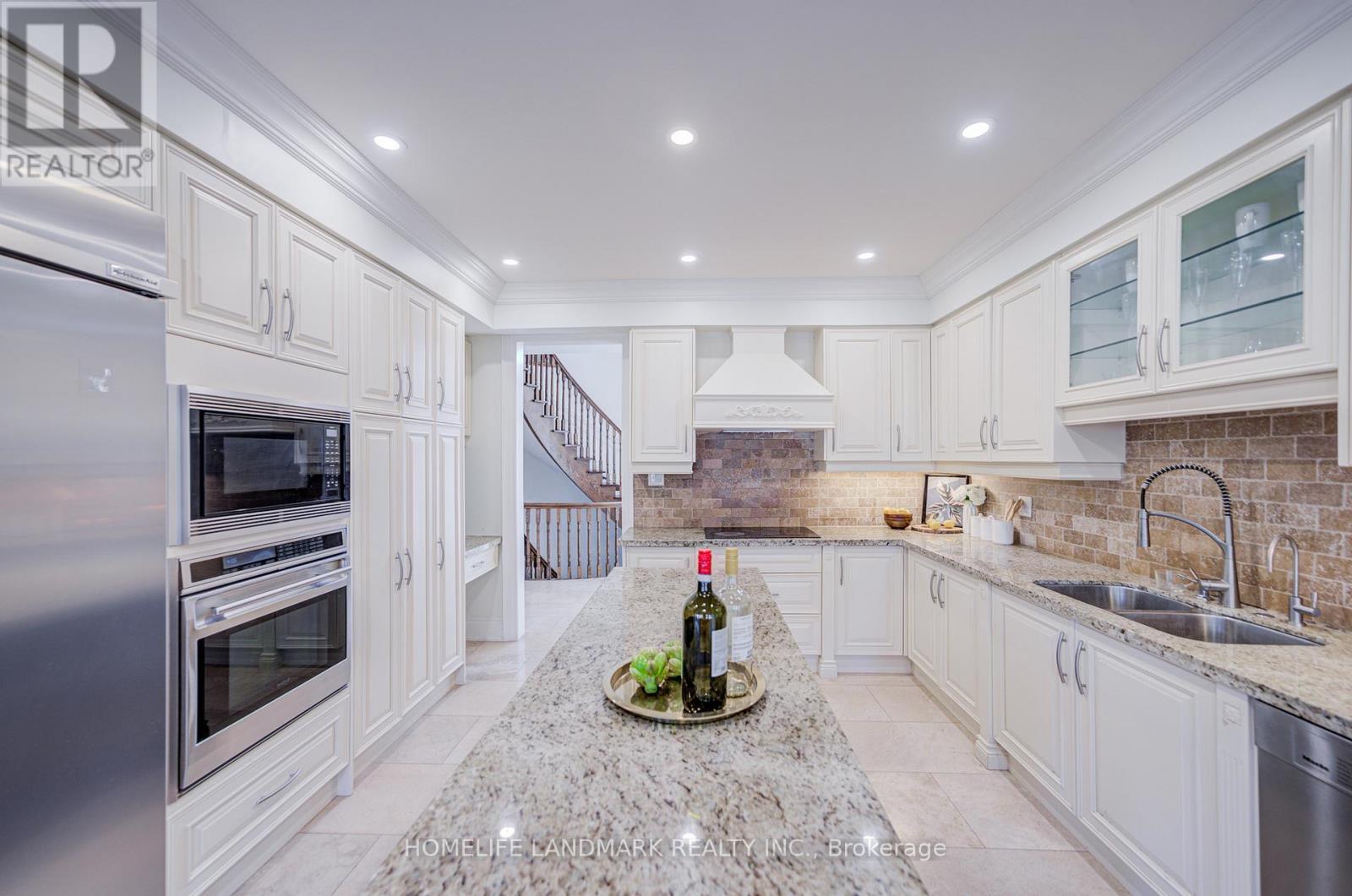 21 Kirkdale Crescent, Toronto, ON