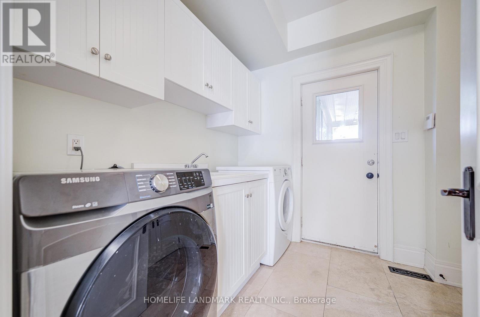 21 Kirkdale Crescent, Toronto, ON