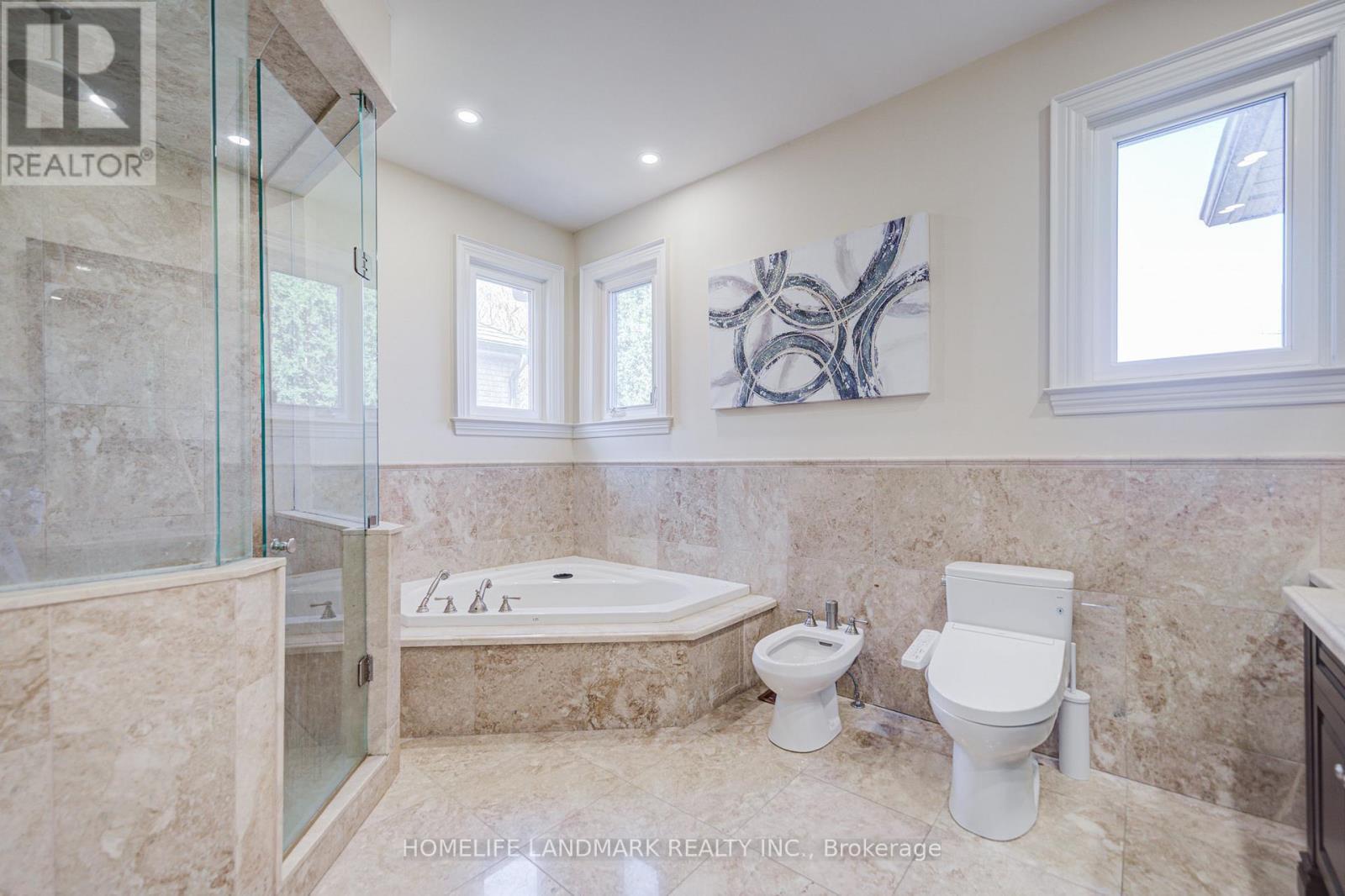 21 Kirkdale Crescent, Toronto, ON