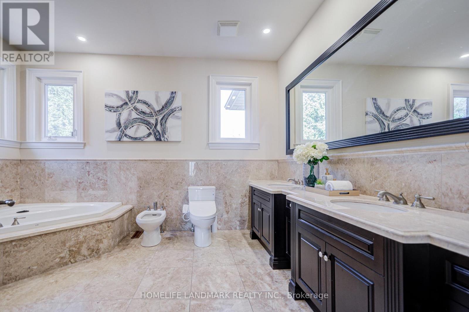 21 Kirkdale Crescent, Toronto, ON
