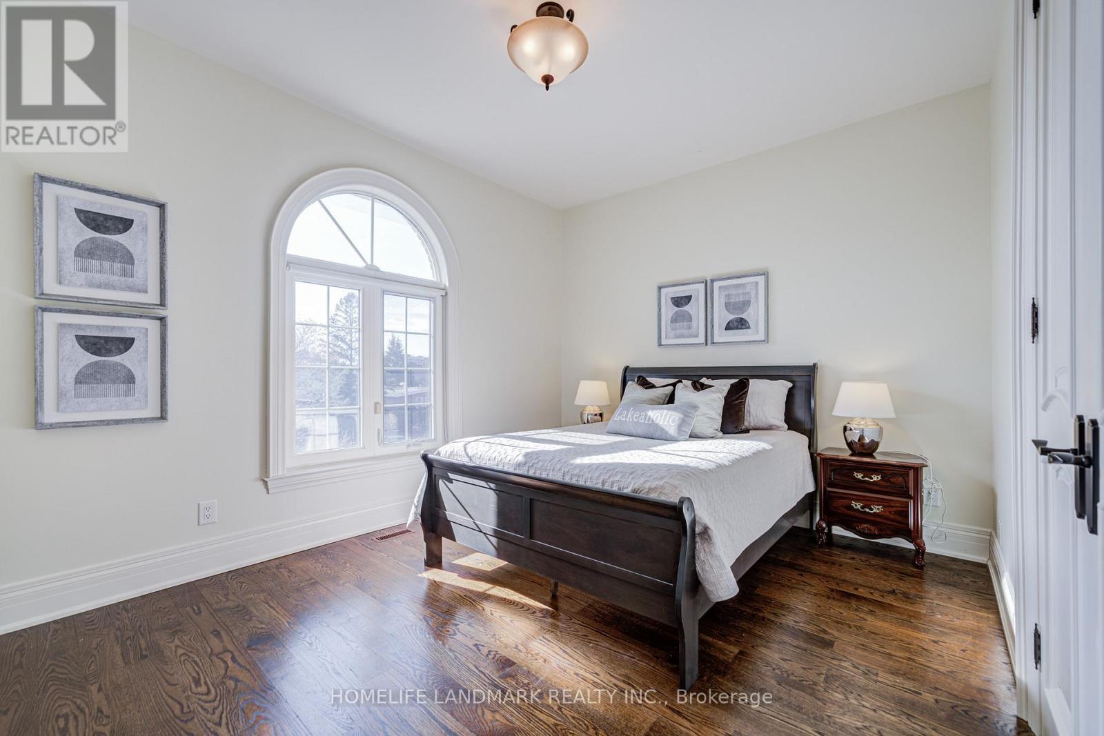 21 Kirkdale Crescent, Toronto, ON
