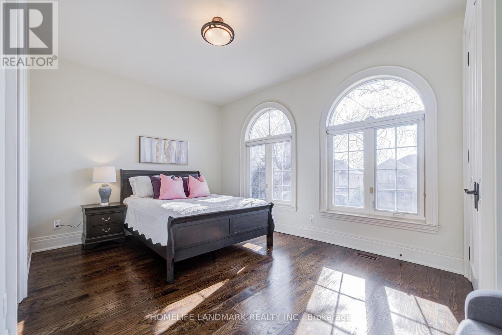 21 Kirkdale Crescent, Toronto, ON