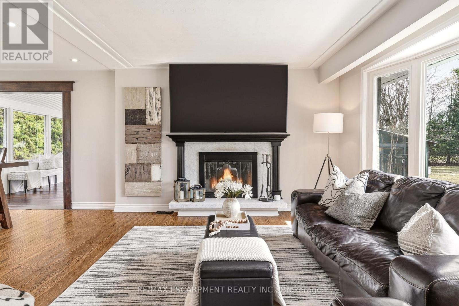 1189 Britannia Road, Burlington, ON - Indoor Photo Showing Living Room With Fireplace