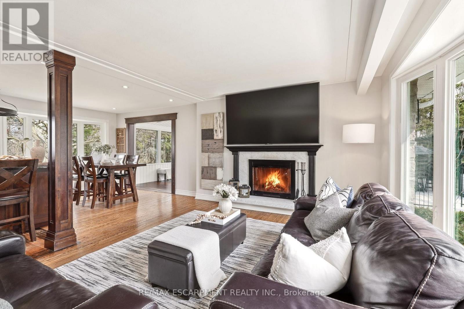 1189 Britannia Road, Burlington, ON - Indoor Photo Showing Living Room With Fireplace