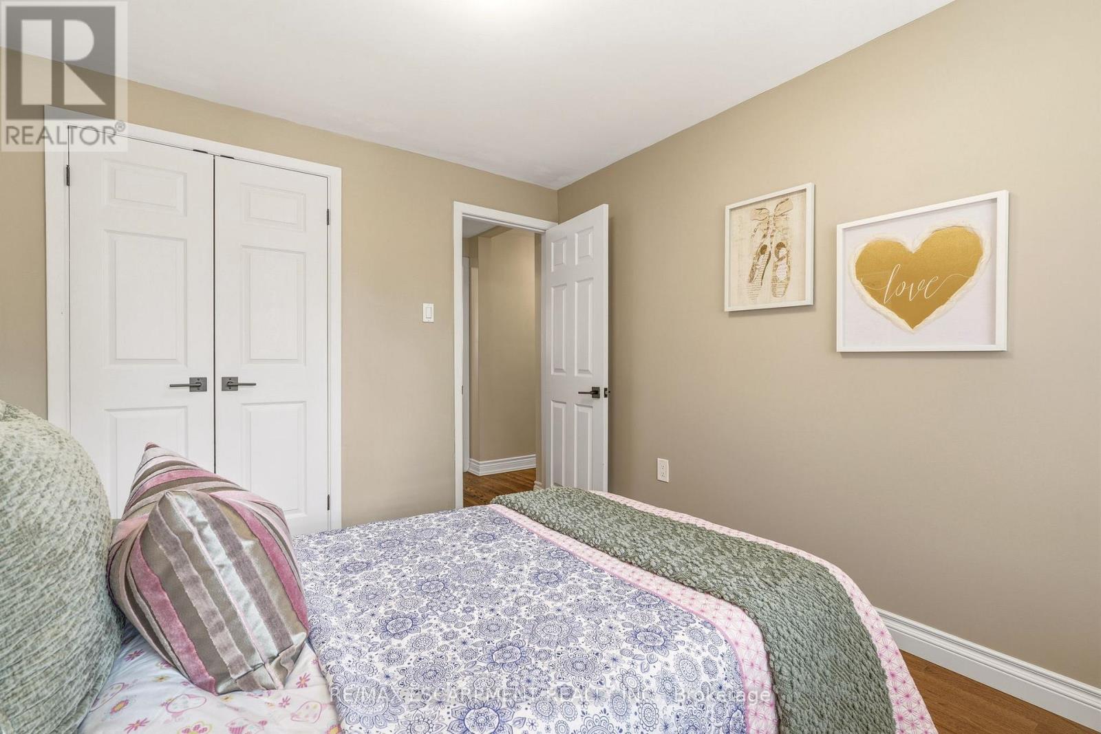 1189 Britannia Road, Burlington, ON - Indoor Photo Showing Bedroom