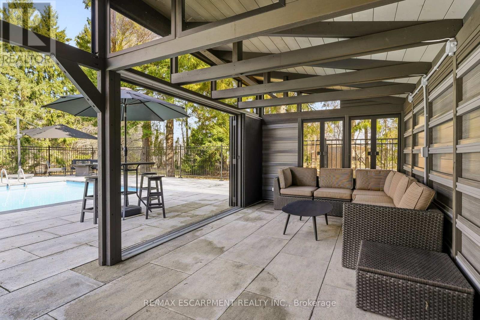 1189 Britannia Road, Burlington, ON - Outdoor With Exterior