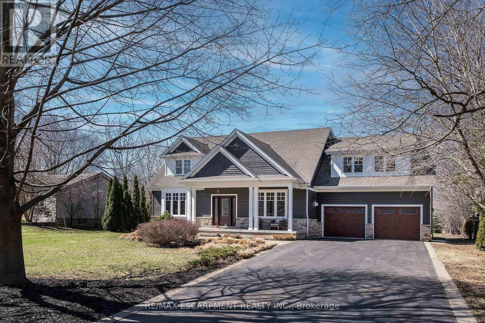 400 Hamilton Drive, Hamilton, ON - Outdoor With Deck Patio Veranda With Facade
