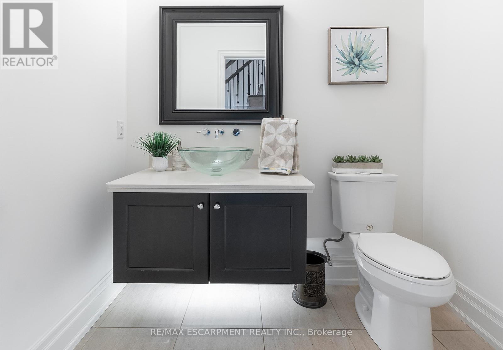400 Hamilton Drive, Hamilton, ON - Indoor Photo Showing Bathroom