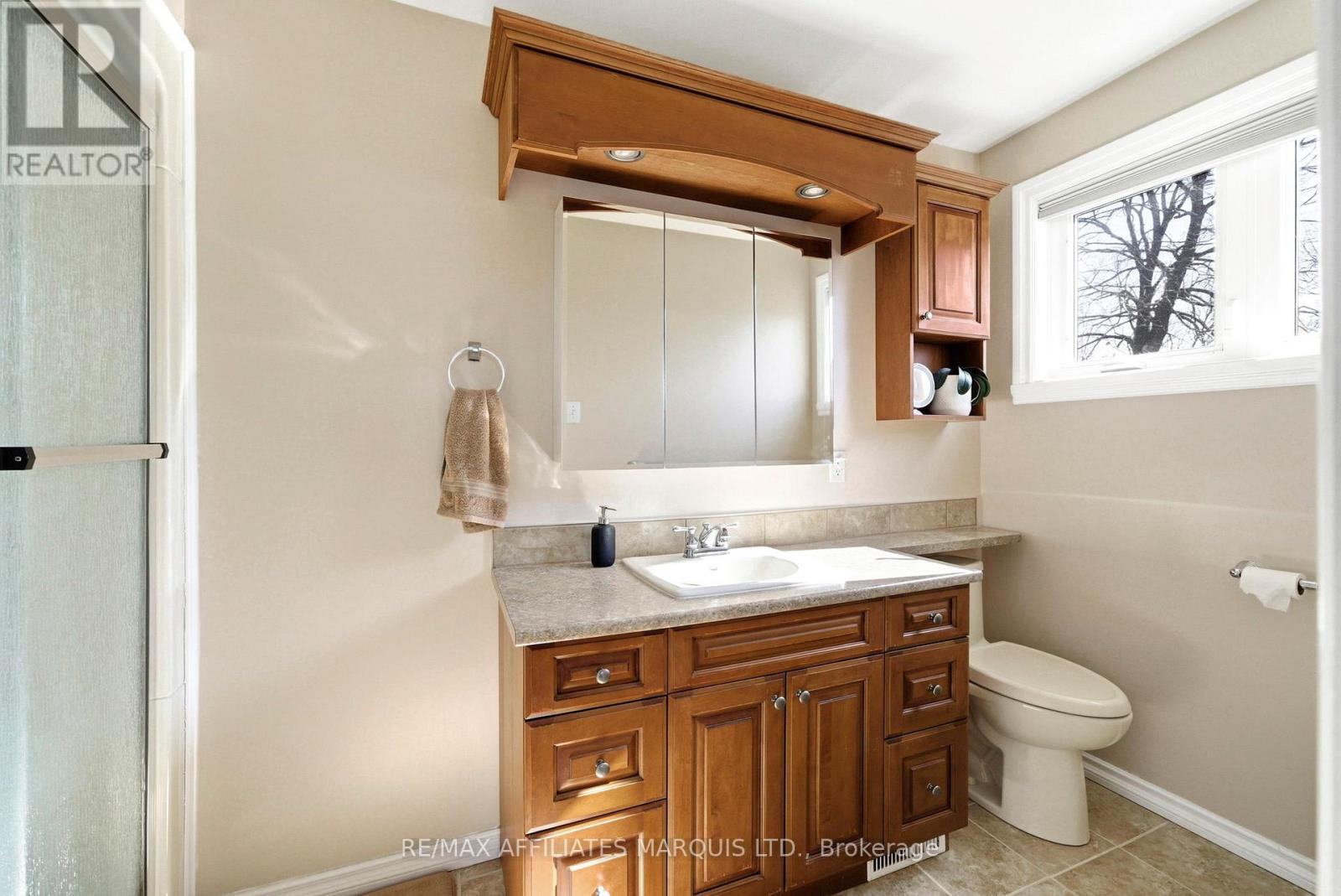 884 Kenyon Crescent, Cornwall, ON - Indoor Photo Showing Bathroom