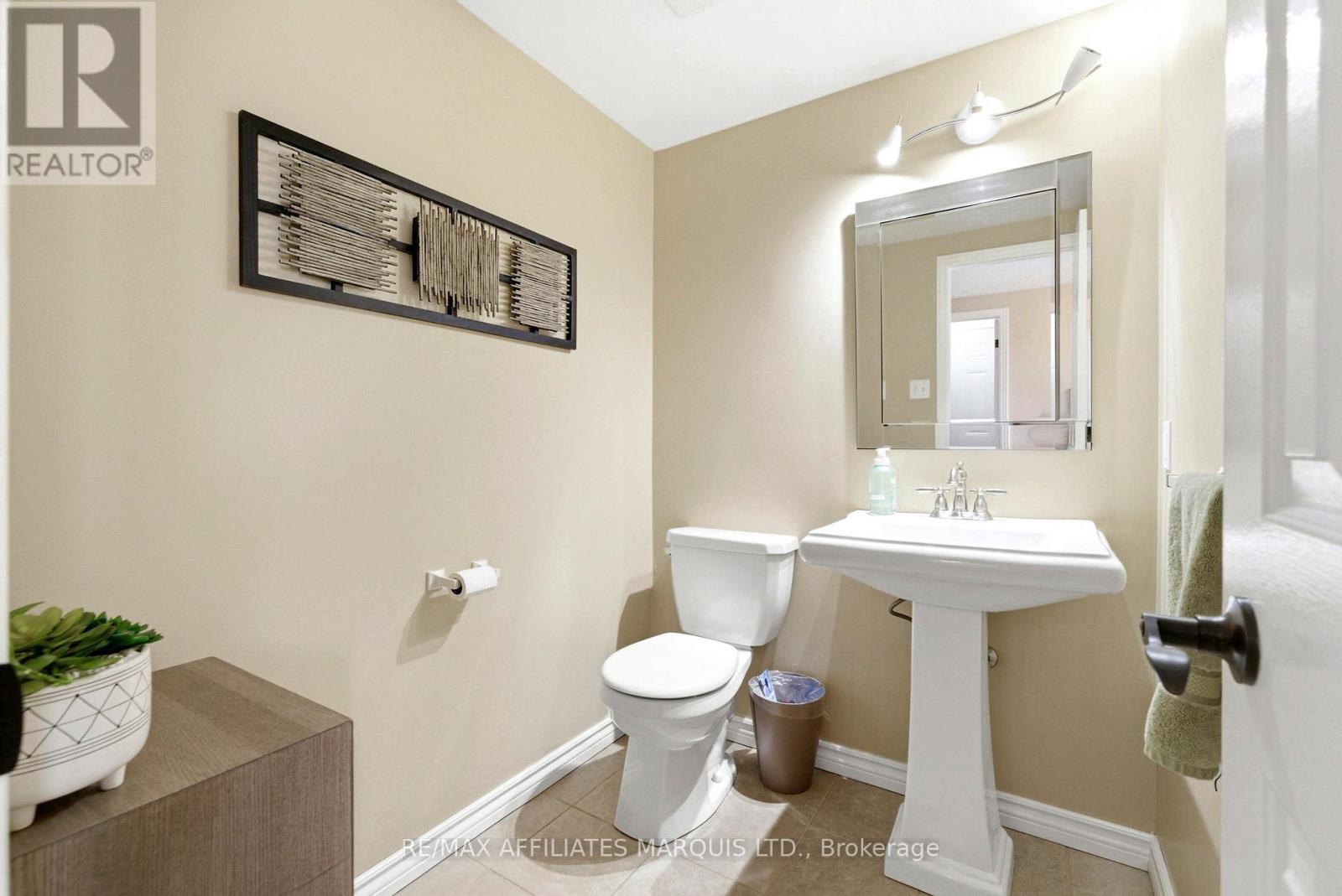 884 Kenyon Crescent, Cornwall, ON - Indoor Photo Showing Bathroom