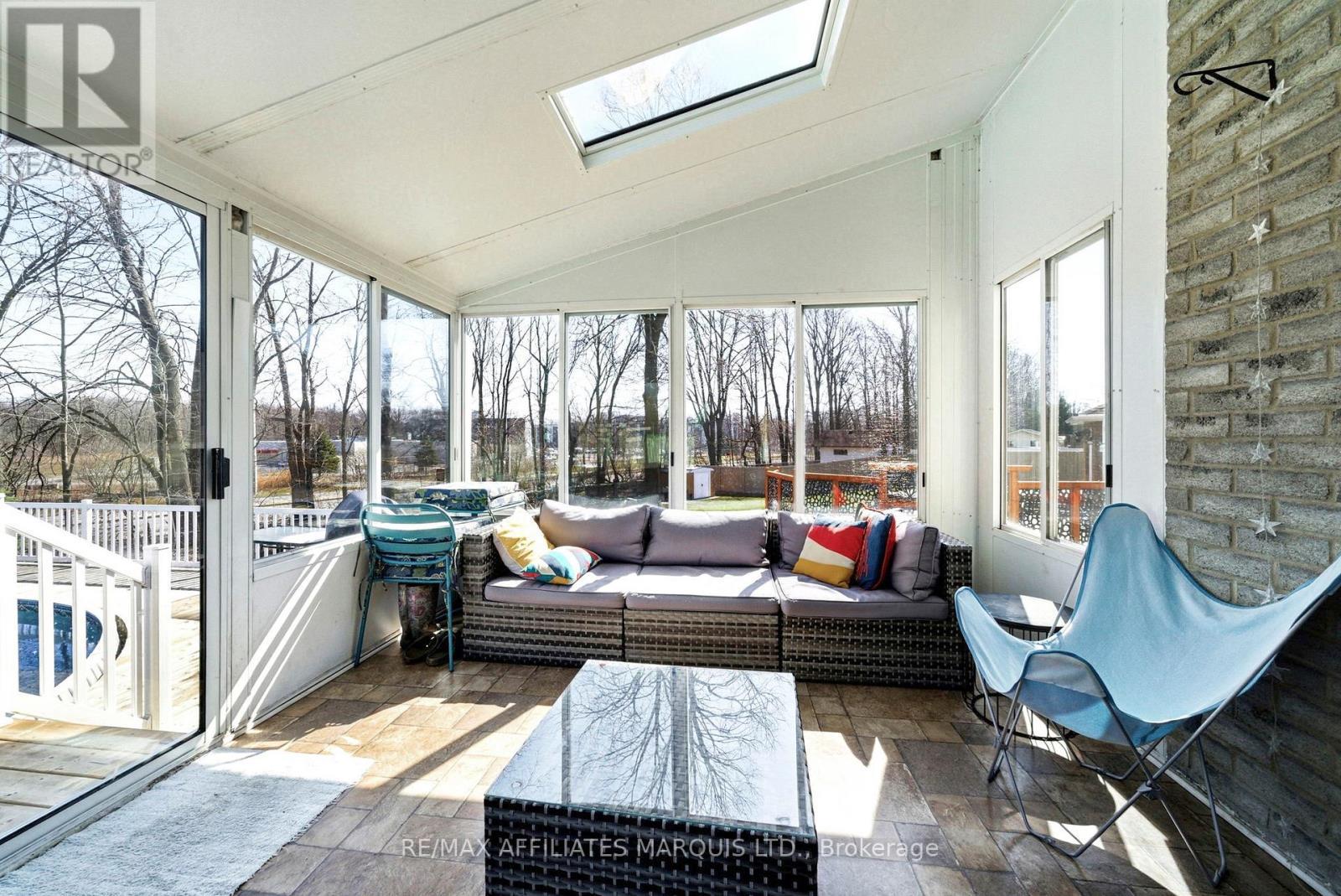 884 Kenyon Crescent, Cornwall, ON - With Deck Patio Veranda With Exterior