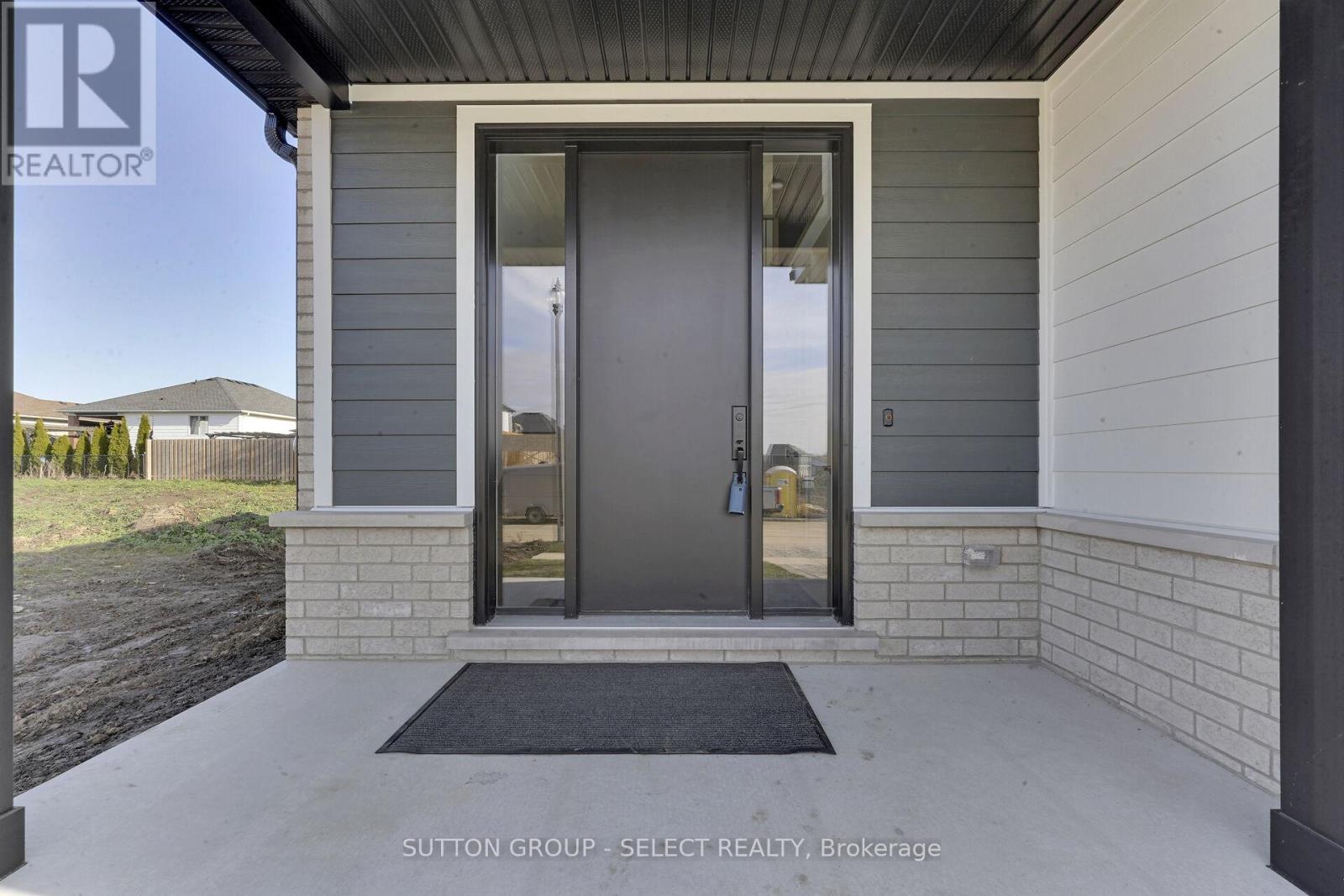 1 Bancroft Road, St. Thomas, ON - Outdoor With Exterior