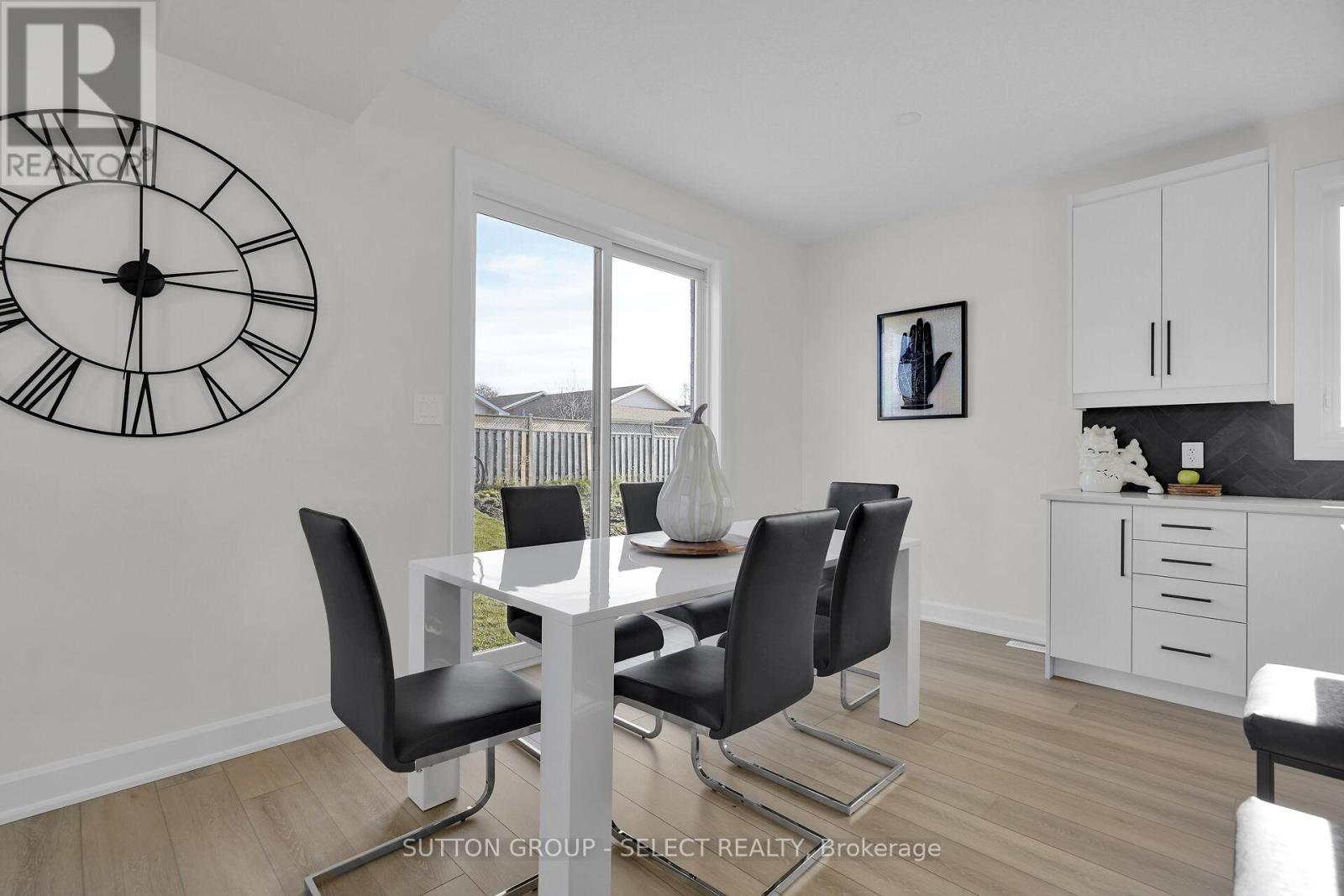 1 Bancroft Road, St. Thomas, ON - Indoor Photo Showing Dining Room