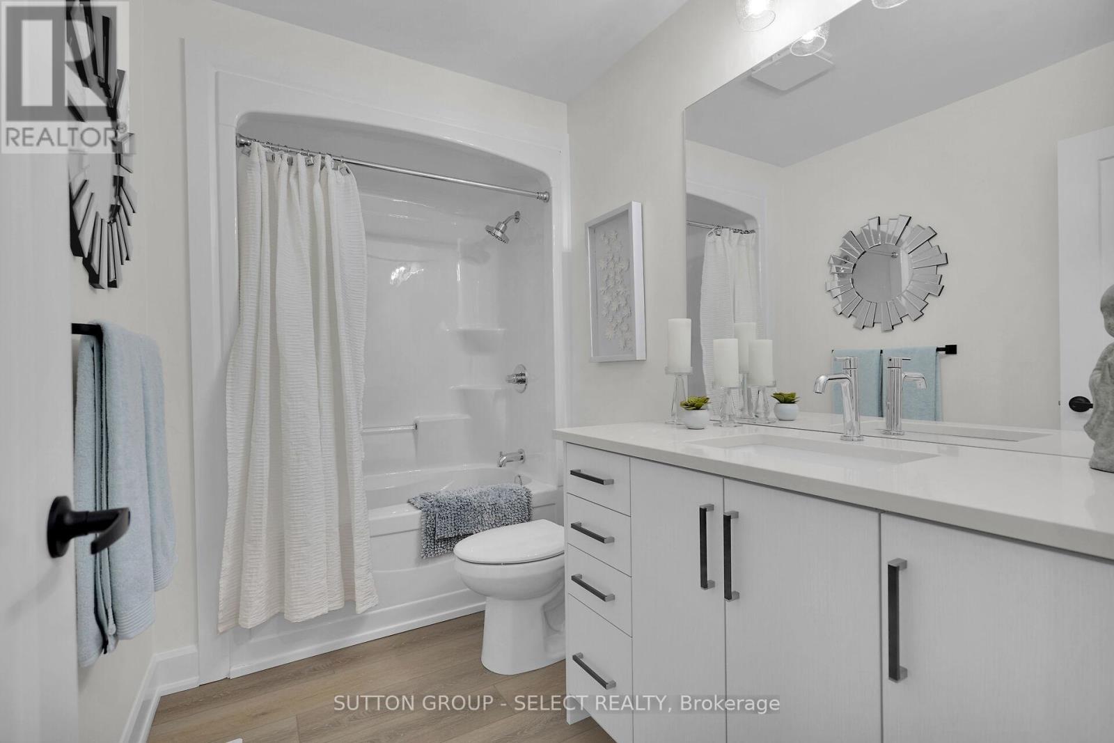 1 Bancroft Road, St. Thomas, ON - Indoor Photo Showing Bathroom