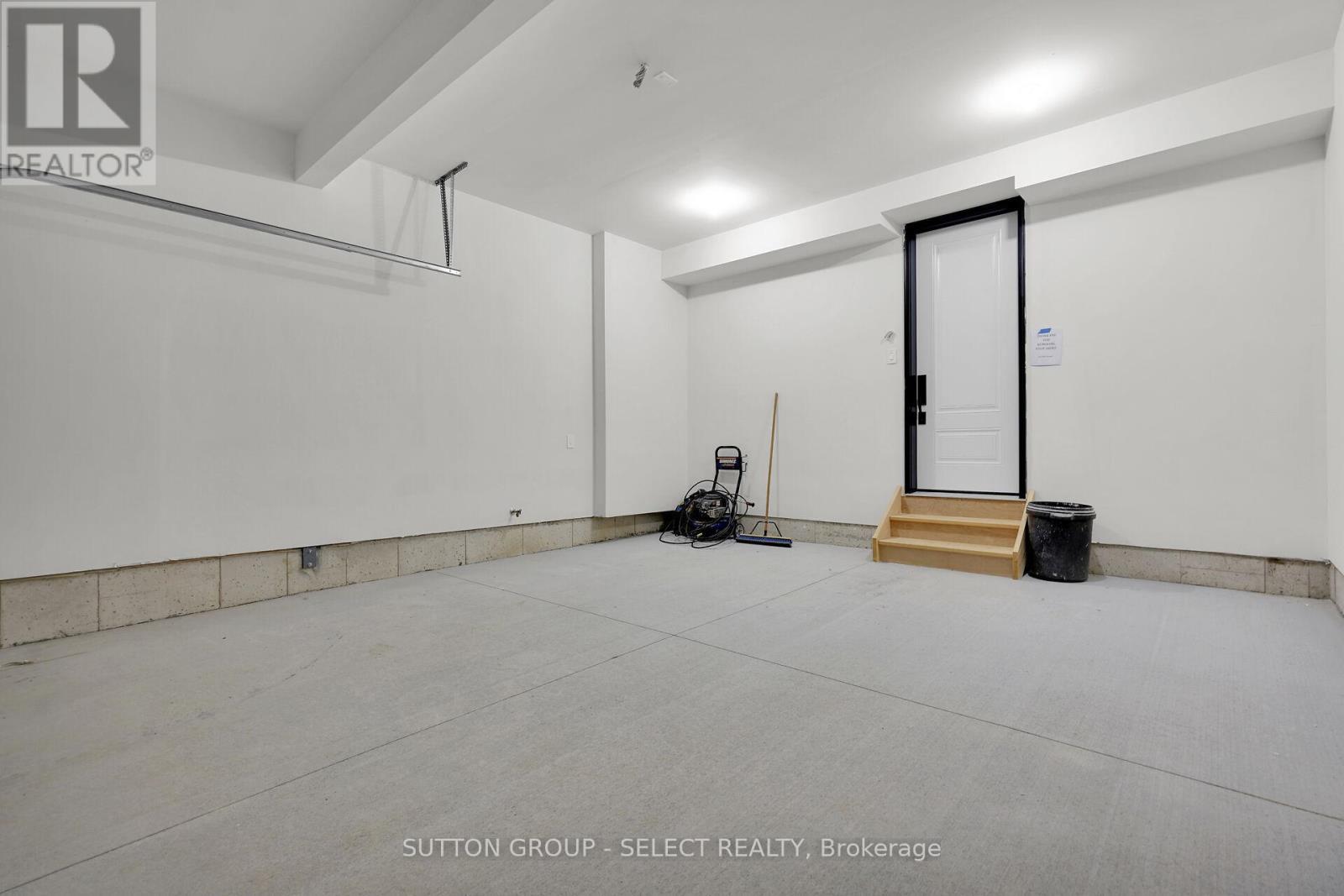 1 Bancroft Road, St. Thomas, ON - Indoor