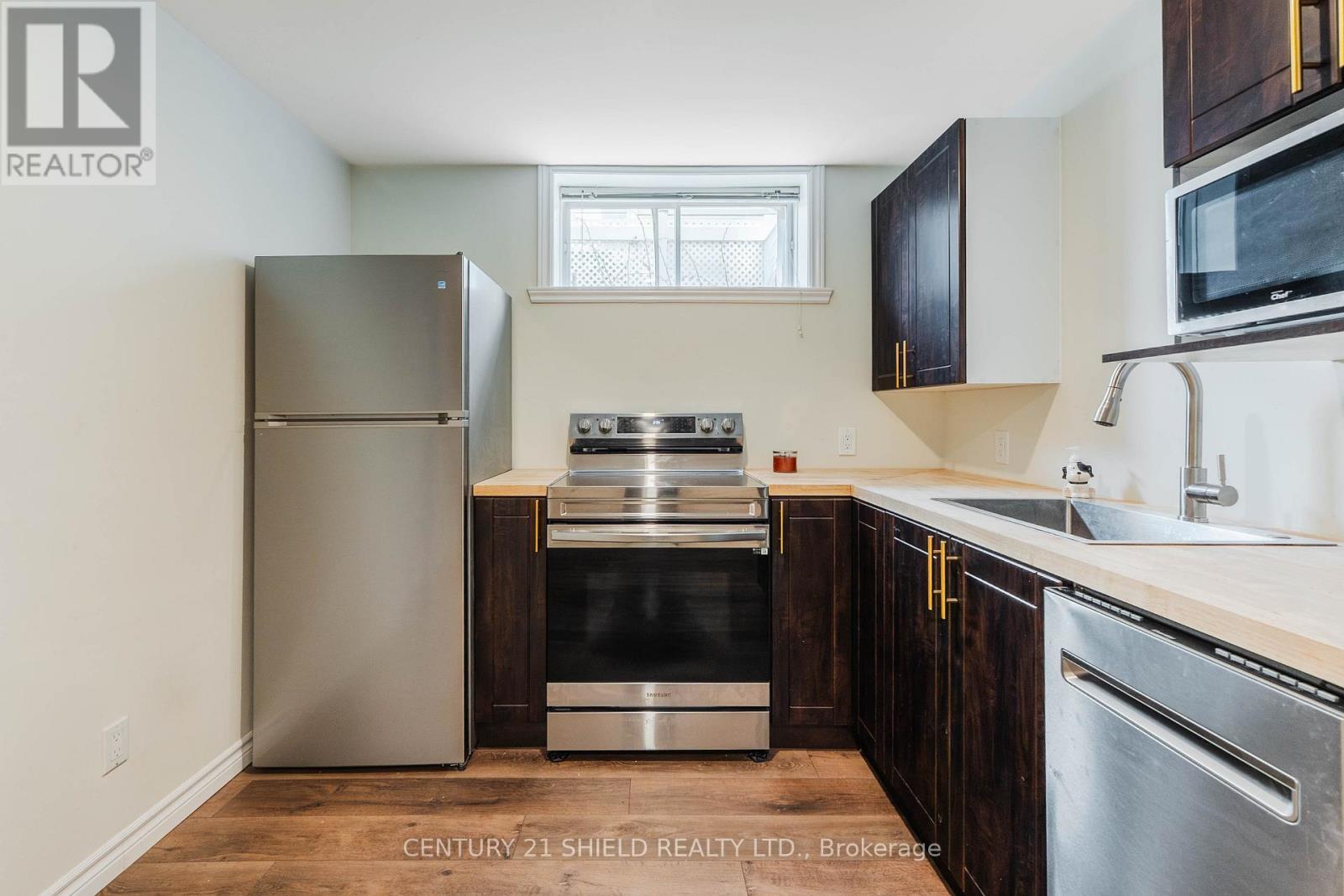 127 Hemlock Crescent, Cornwall, ON - Indoor Photo Showing Kitchen