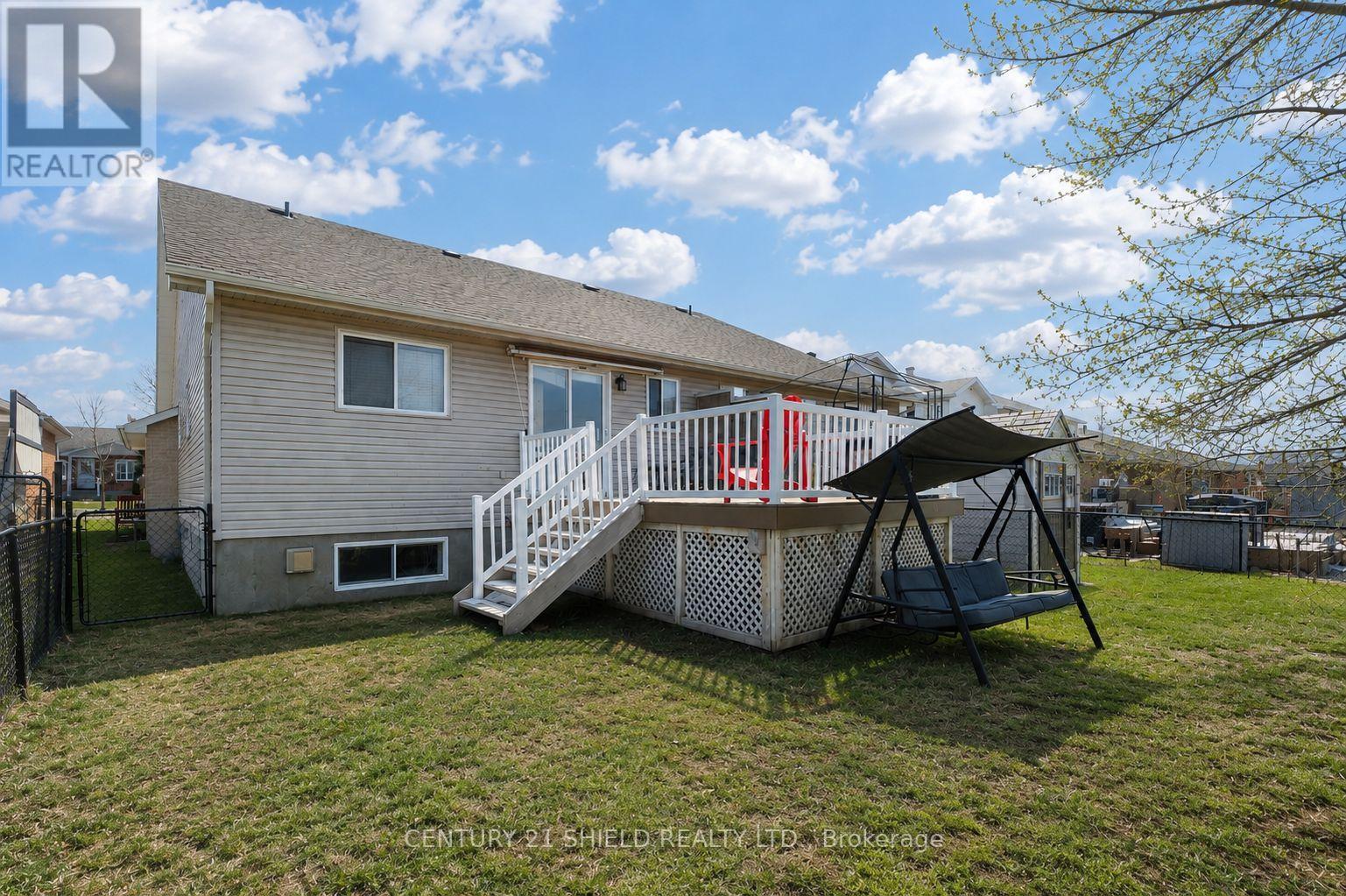 127 Hemlock Crescent, Cornwall, ON - Outdoor With Deck Patio Veranda