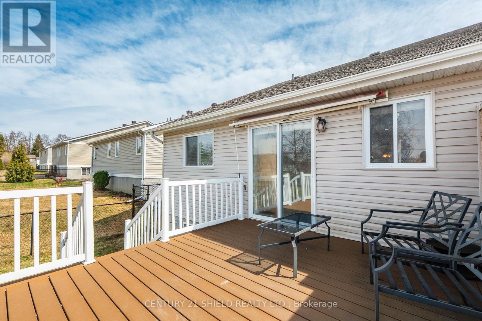 127 Hemlock Crescent, Cornwall, ON - Outdoor With Deck Patio Veranda With Exterior