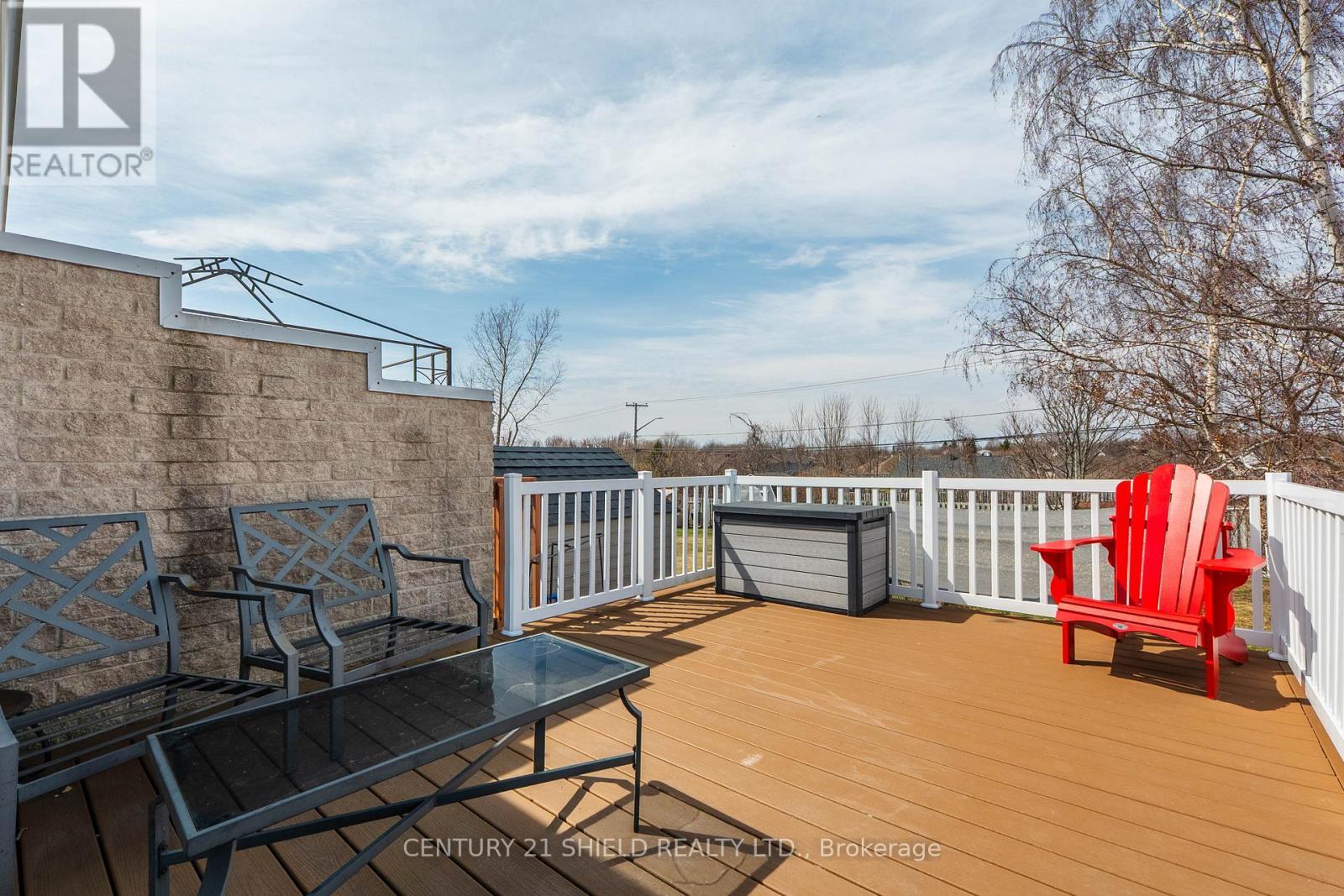 127 Hemlock Crescent, Cornwall, ON - Outdoor With Deck Patio Veranda