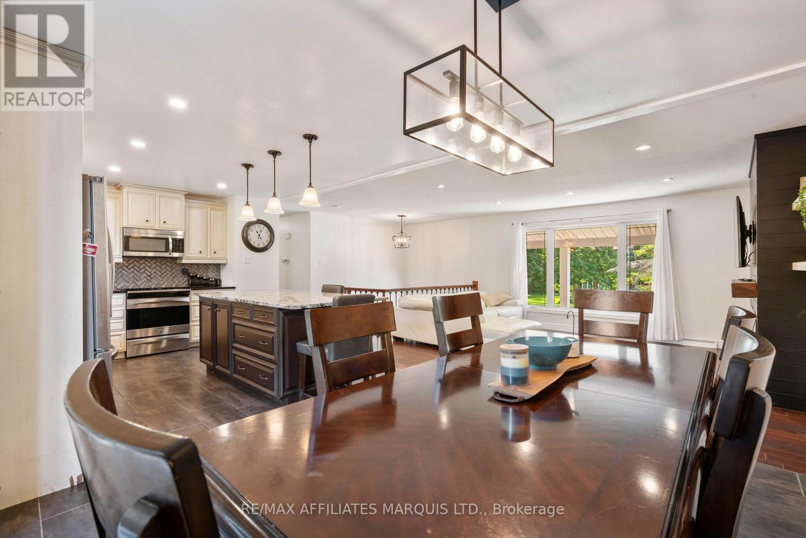1507 Catherine Street, Cornwall, ON - Indoor Photo Showing Dining Room